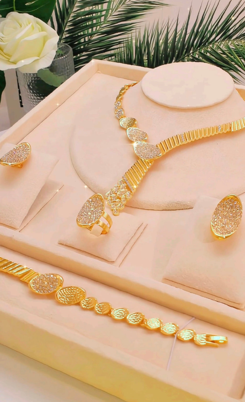 💎 رسوم الشحن مطلية بالذهب عيار 18