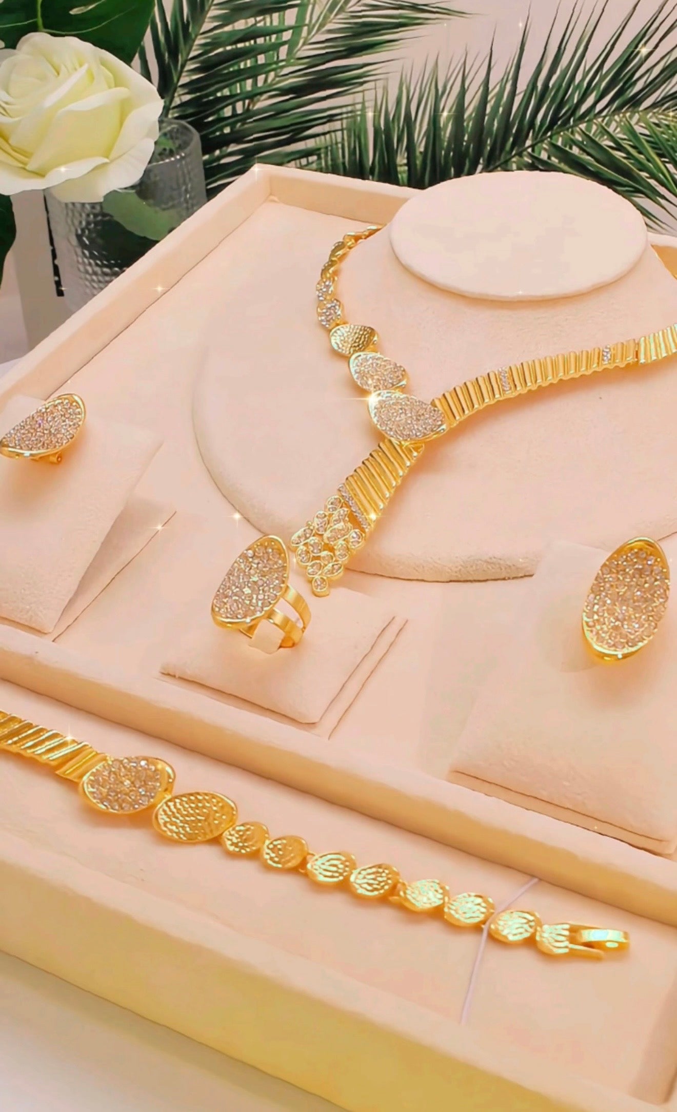 💎 رسوم الشحن مطلية بالذهب عيار 18