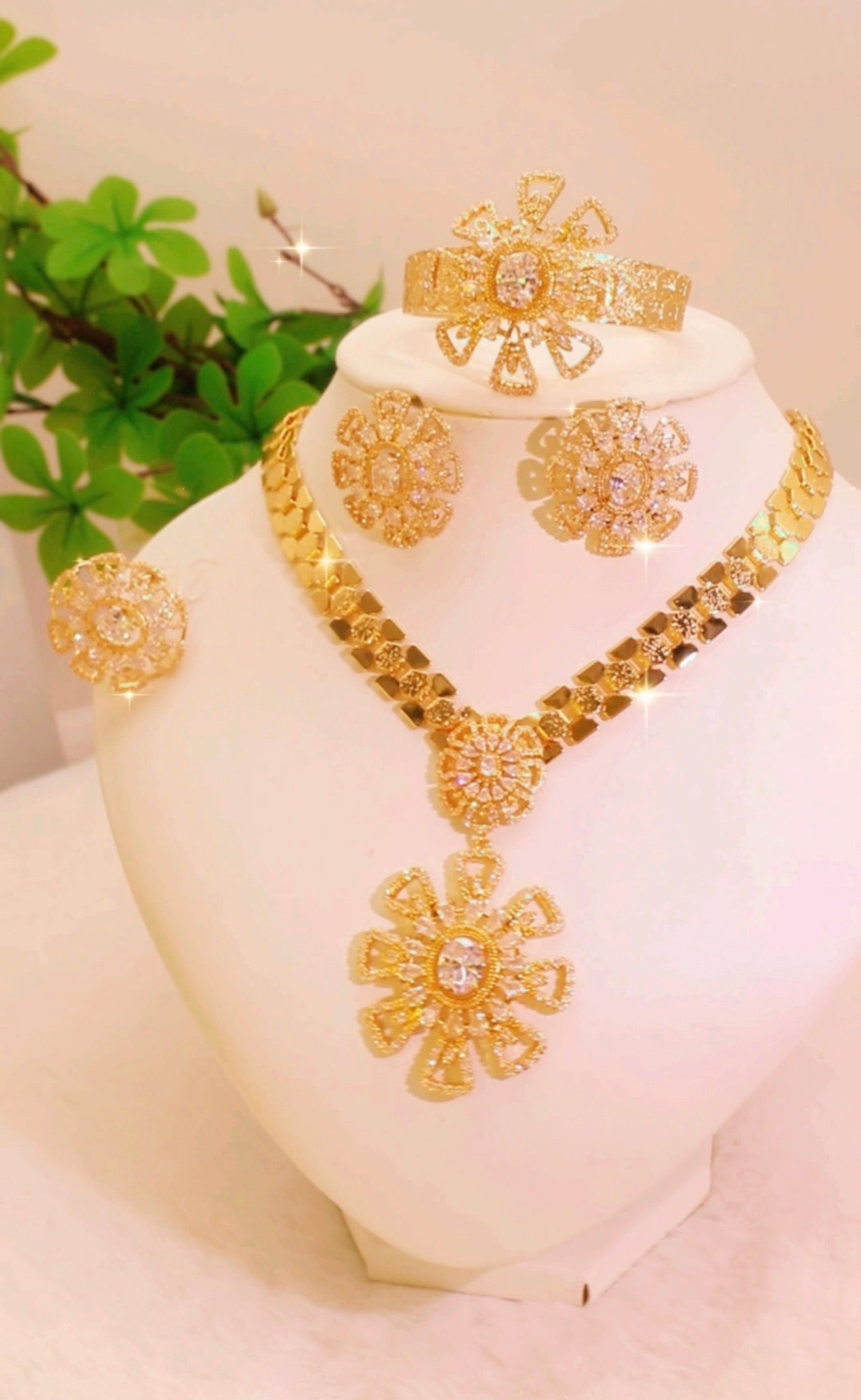 💎 رسوم الشحن مطلية بالذهب عيار 18