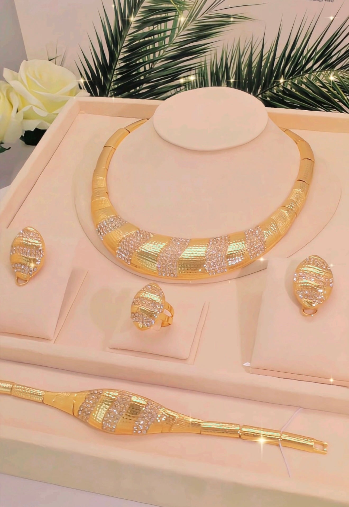 💎 رسوم الشحن مطلية بالذهب عيار 18