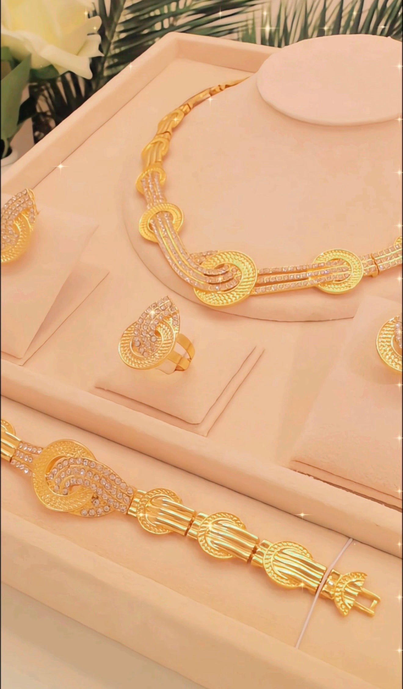 💎 رسوم الشحن مطلية بالذهب عيار 18