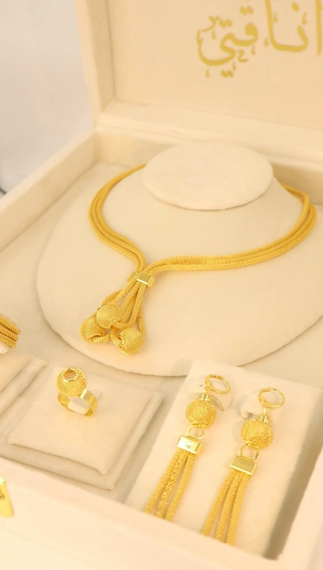 💎 رسوم الشحن مطلية بالذهب عيار 18