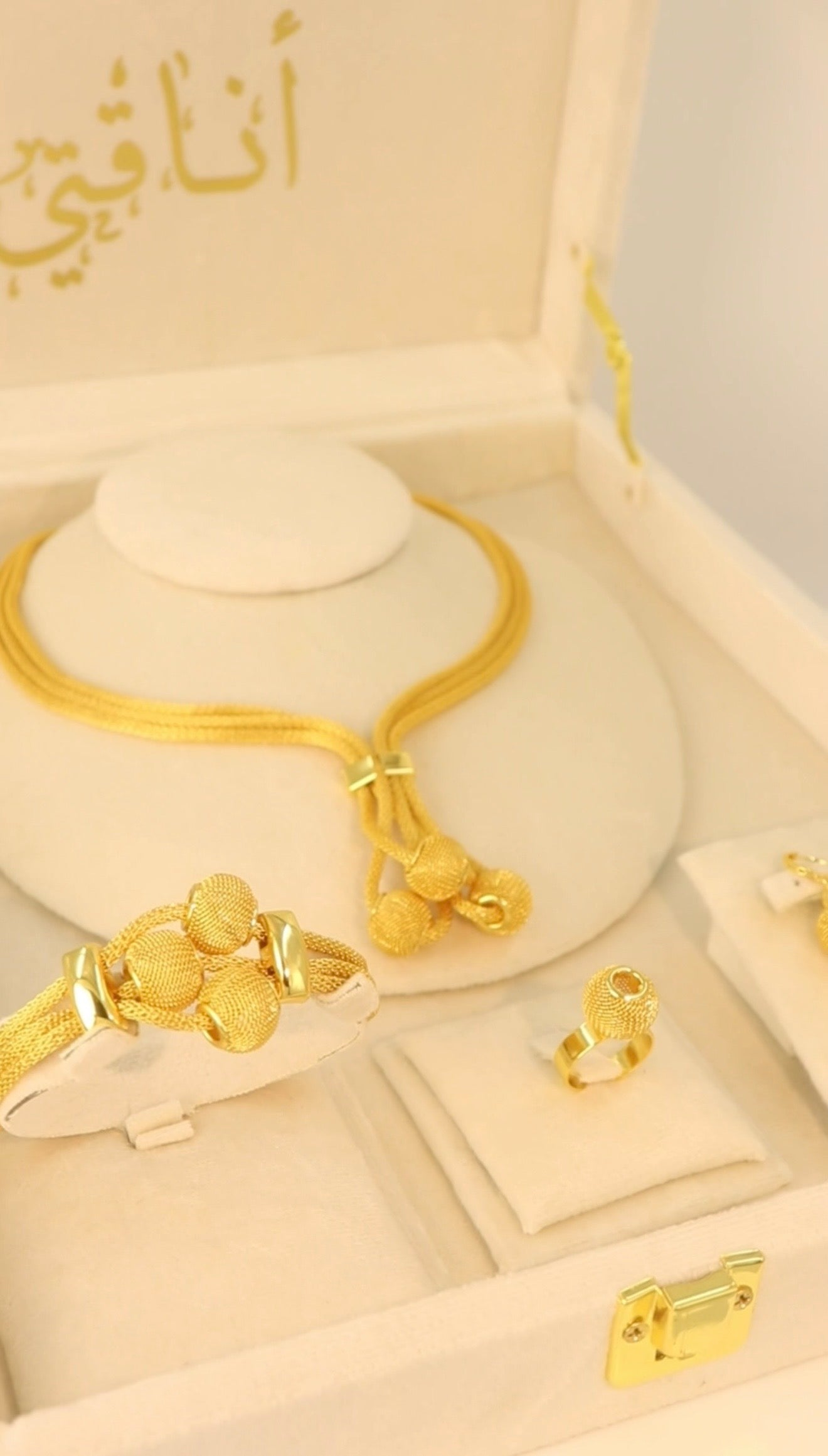 💎 رسوم الشحن مطلية بالذهب عيار 18