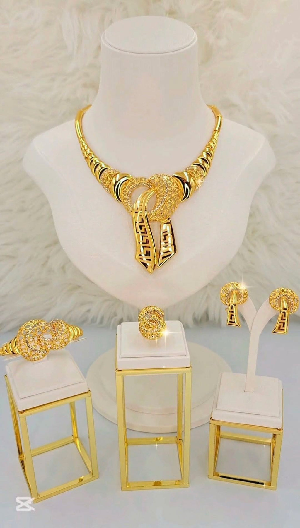 💎 رسوم الشحن مطلية بالذهب عيار 18