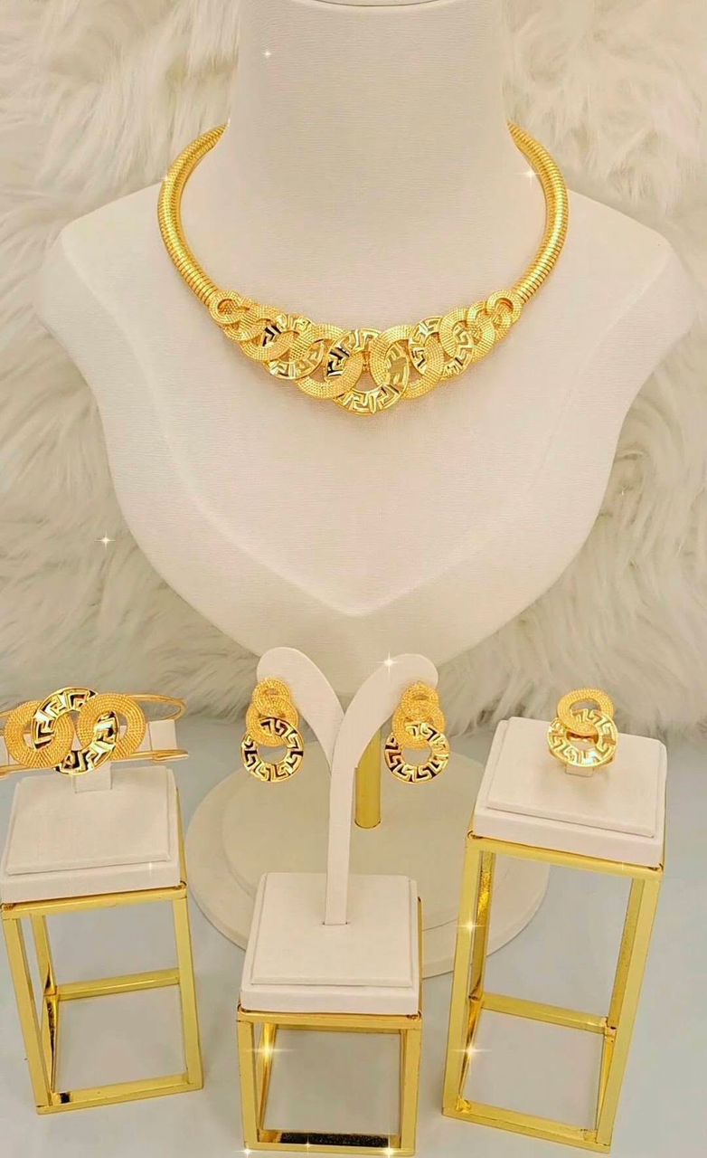 💎 رسوم الشحن مطلية بالذهب عيار 18