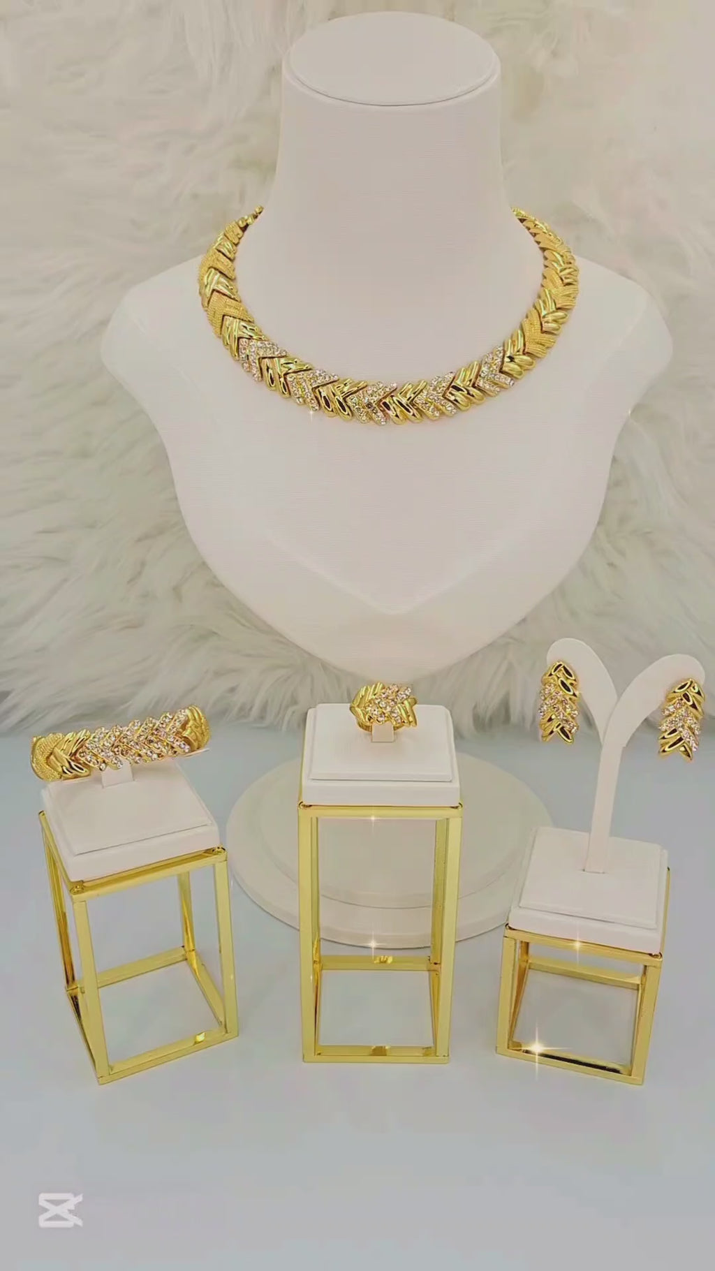 💎 رسوم الشحن مطلية بالذهب عيار 18